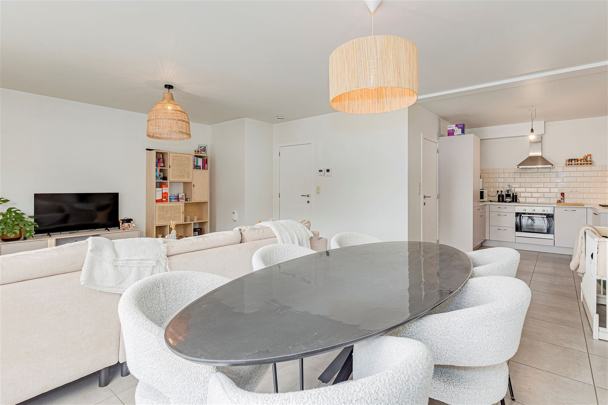 Lichtrijk appartement met 2 slpk en terras in Bazel foto 4