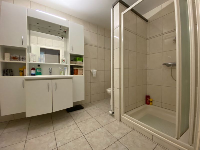 Gelijkvloers appartement met inpandige garage nabij centrum Houthalen. foto 9