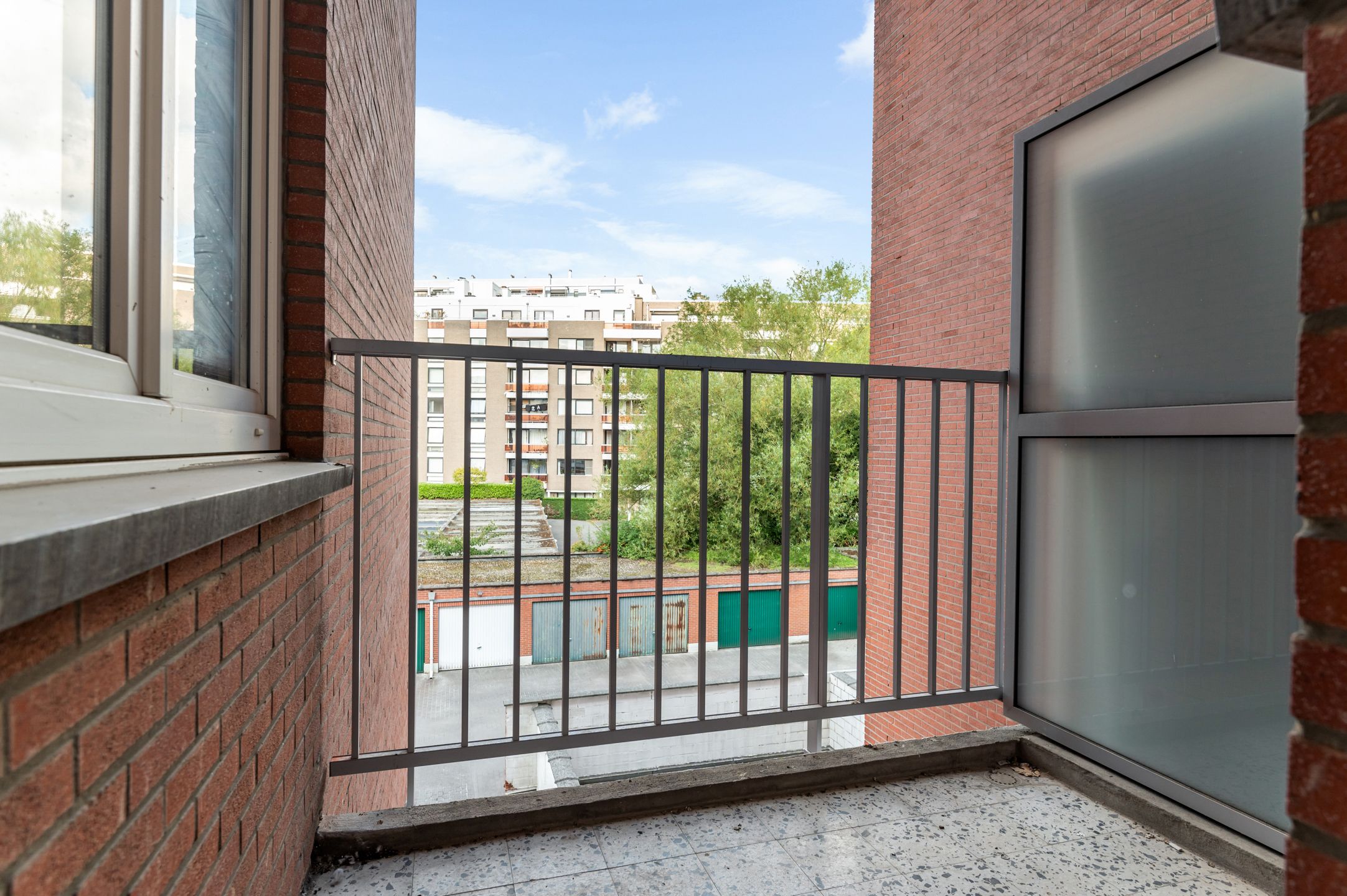 OP TE FRISSEN APPARTEMENT MET 2 SLAAPKAMERS EN TERRAS  foto 16