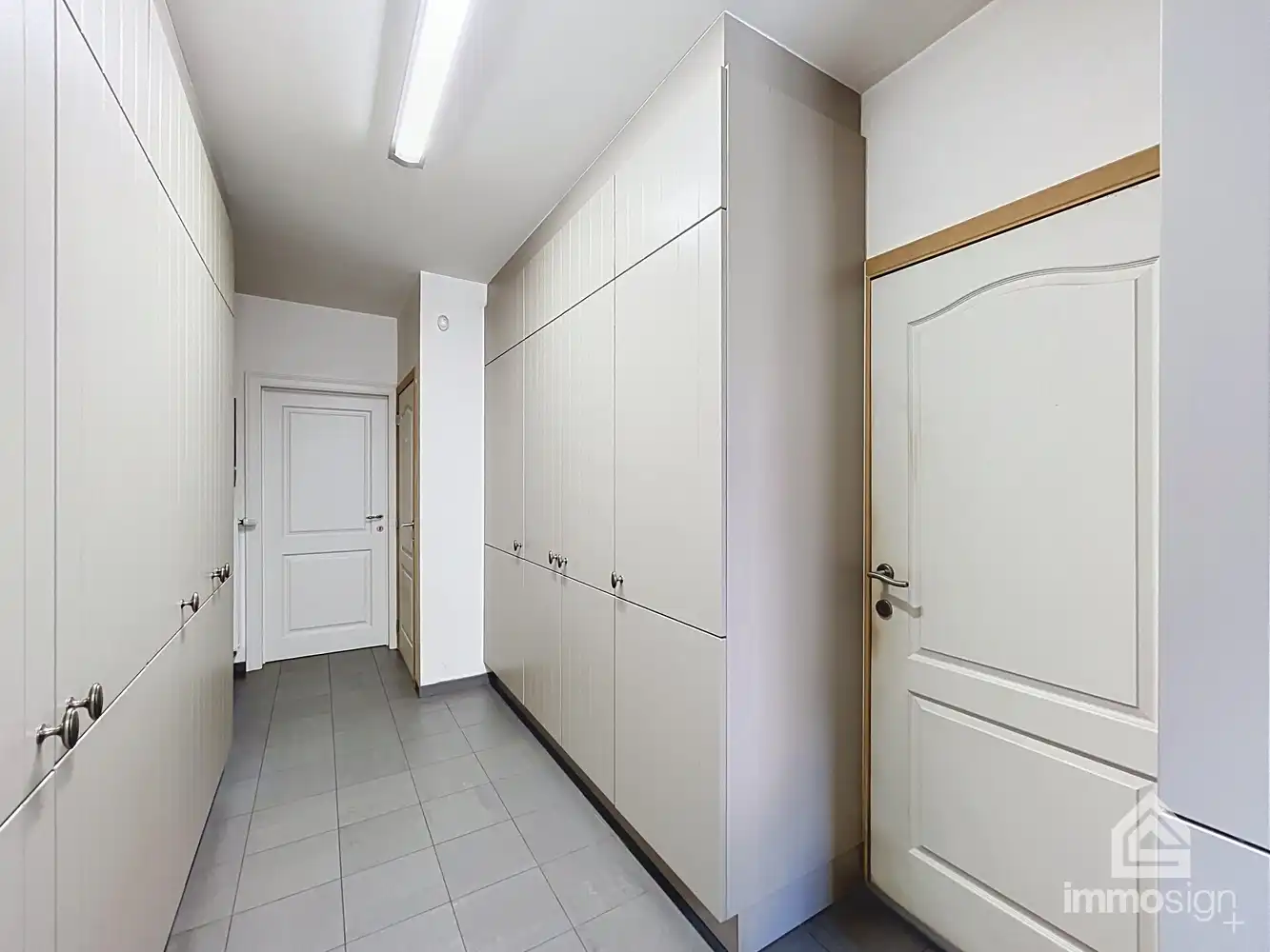 Stijlvolle villa met 5 volwaardige slaapkamers te Herk-de-stad! foto 22