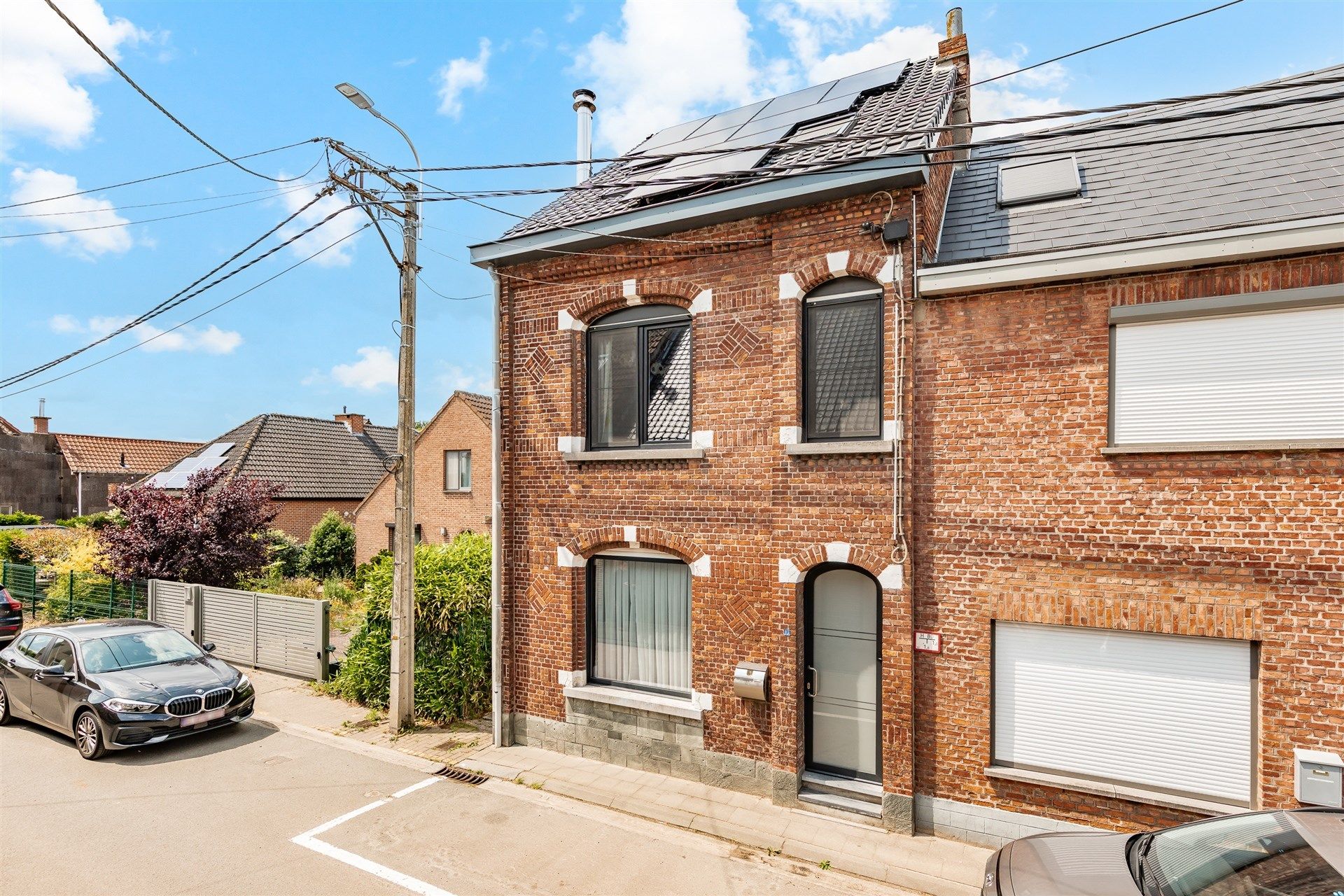 Instapklare woning met grote tuin, terras in Lebbeke foto {{pictureIndex}}