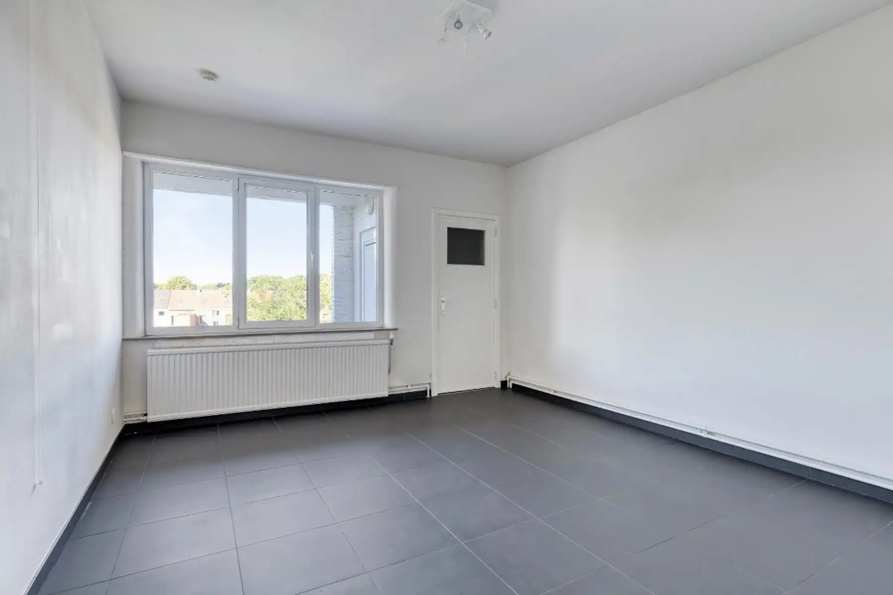 Mooi gelegen 2 kmr-app aan de vaart met terras foto 6