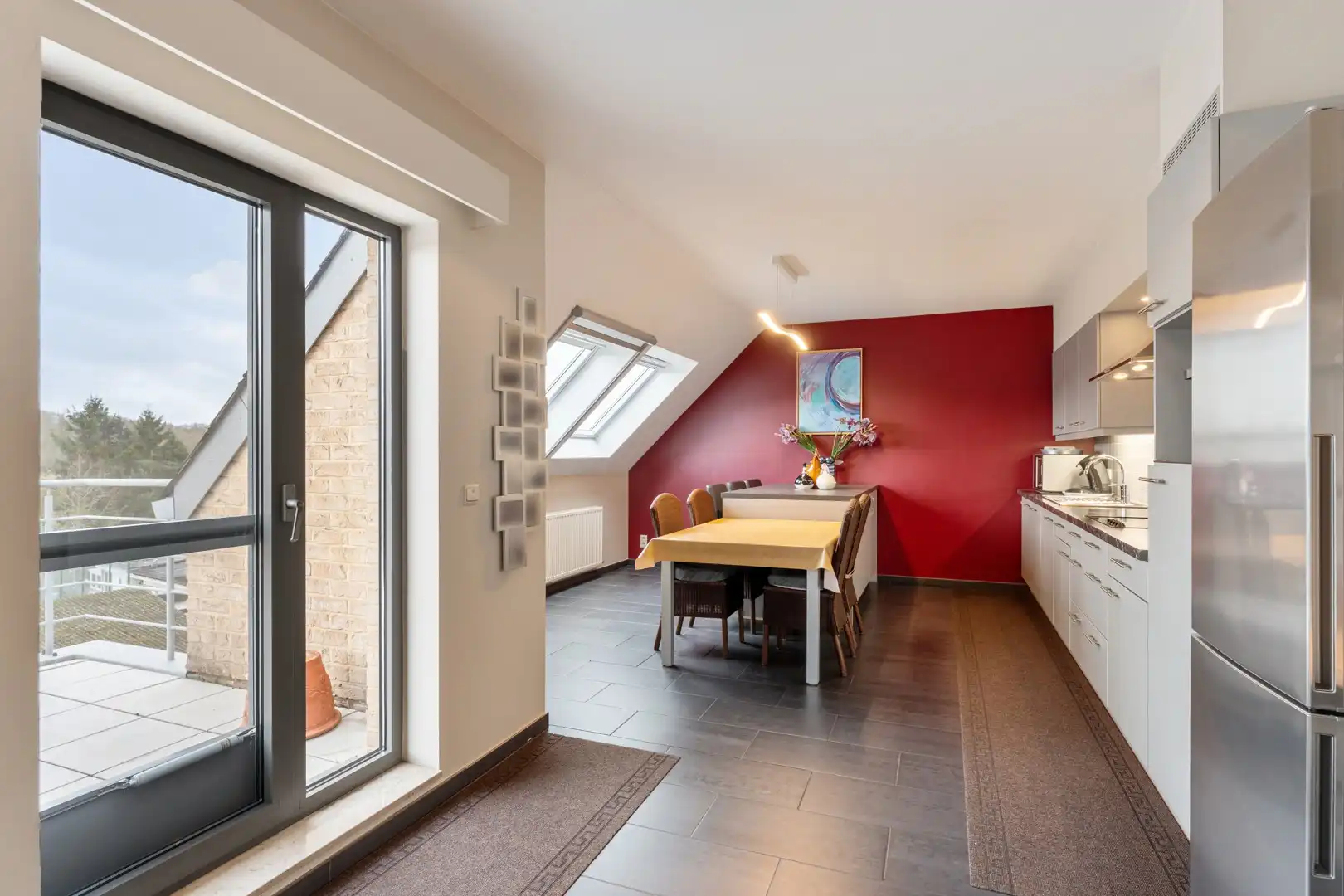 Appartement met 3 of 4 slaapkamers nabij het centrum. foto 5