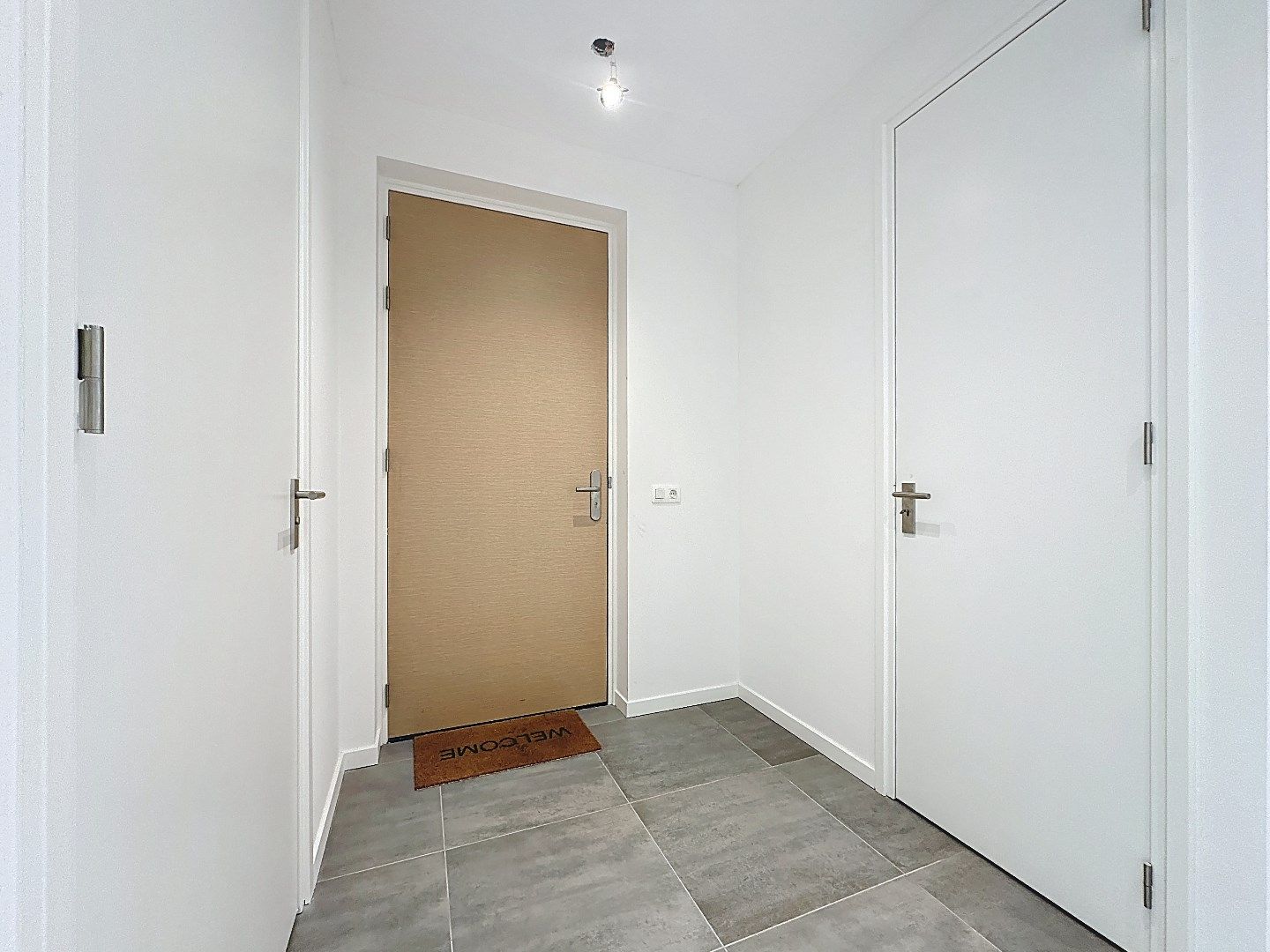 Instapklaar appartement met balkon en parkeerplaats in Aardenburg foto 13