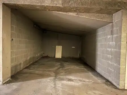 Vaste autostandplaats in het centrum foto 5