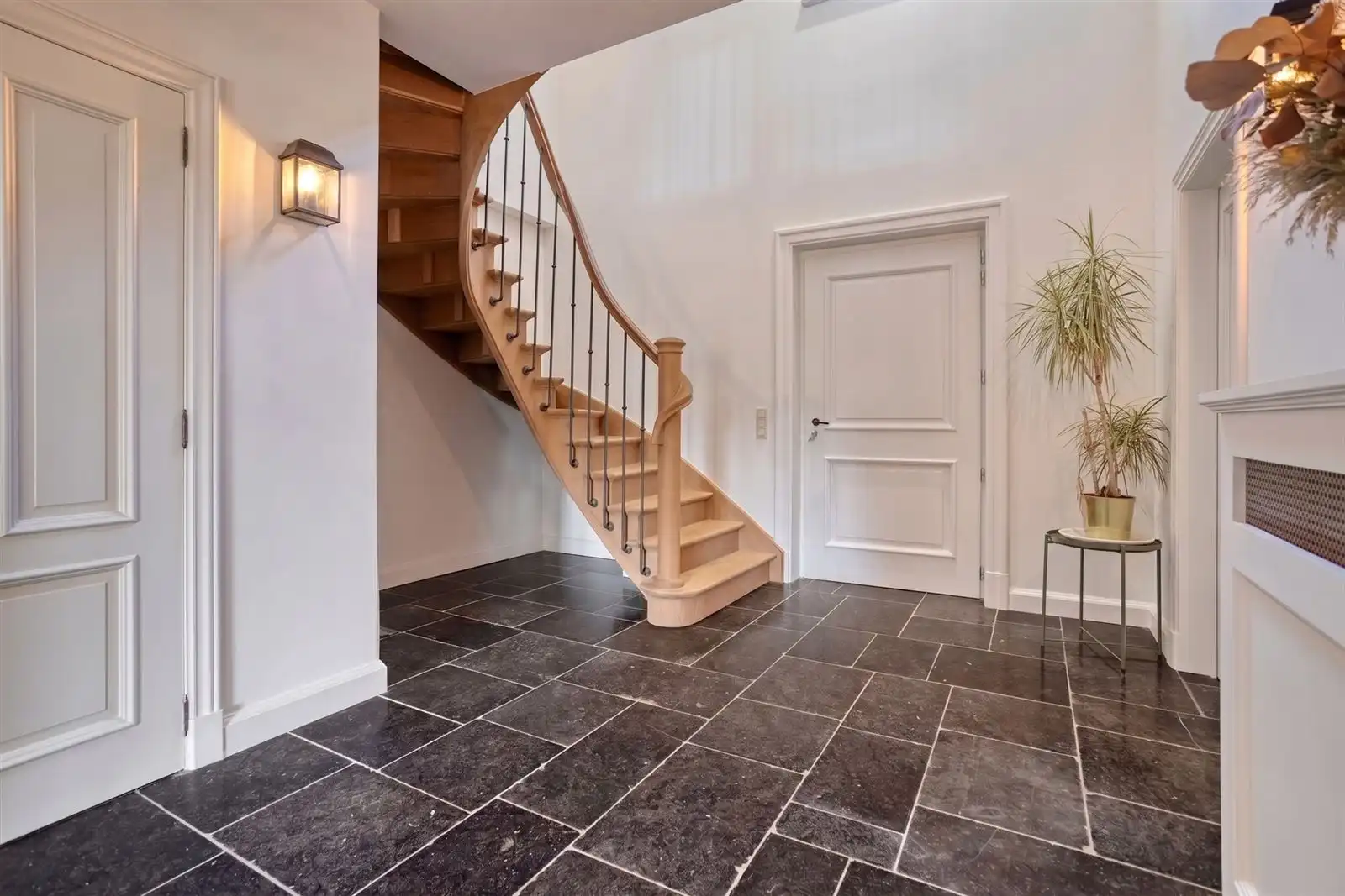 Ruimte, rust en eindeloze mogelijkheden

! Op zoek naar een woning die écht iets extra biedt?  foto 3