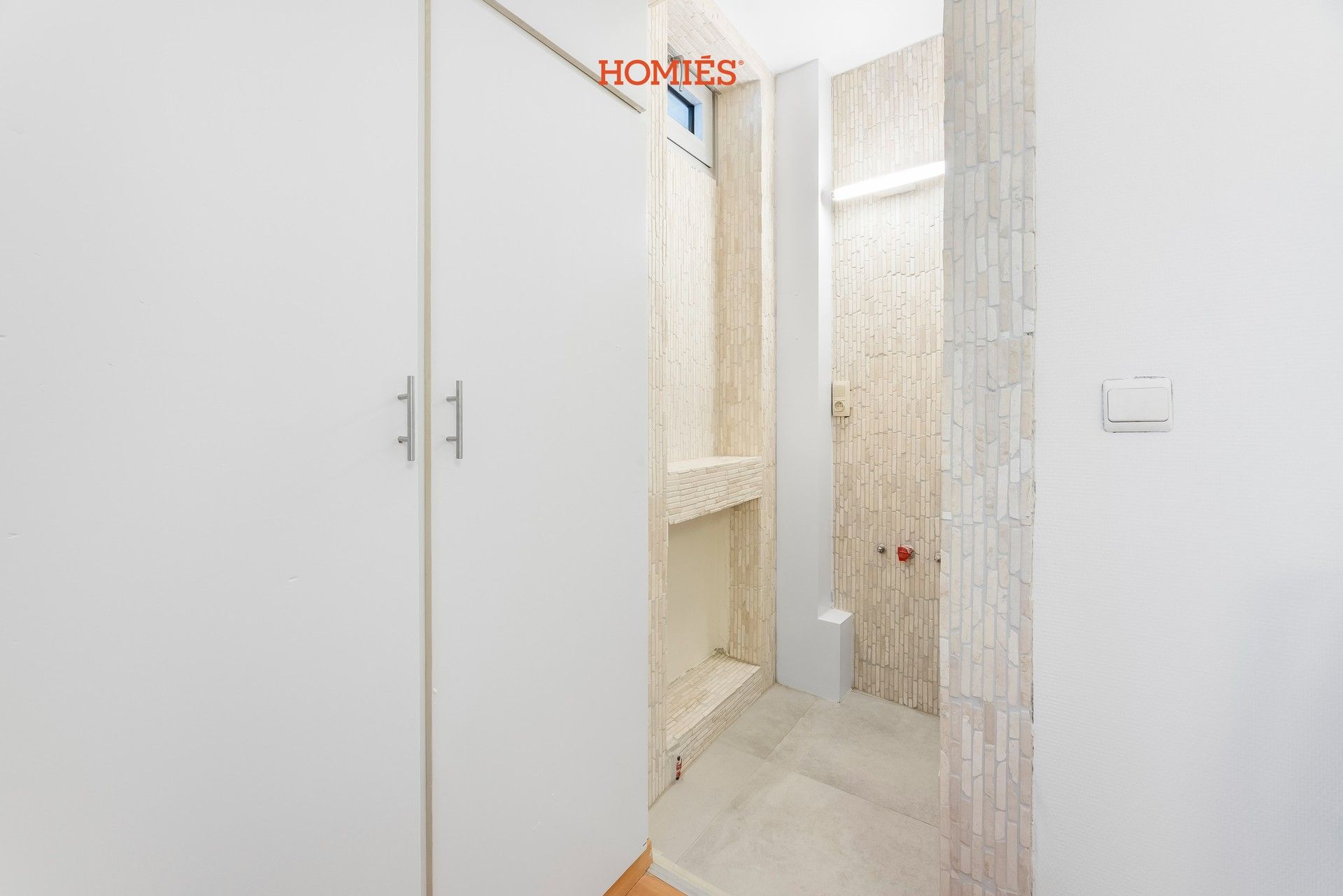 Bemeubeld 2-slpk appartement met riant terras en garagebox foto 11