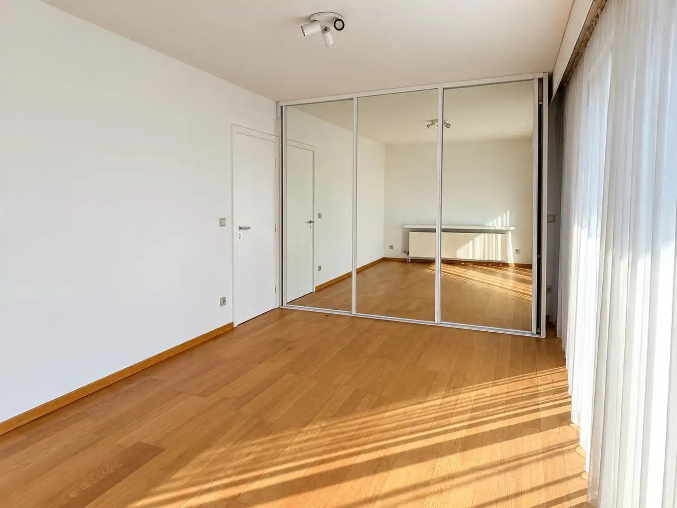 Lichtrijk appartement met 2 slaapkamers, 2 terrassen en ondergrondse parking in Hasselt centrum foto 12