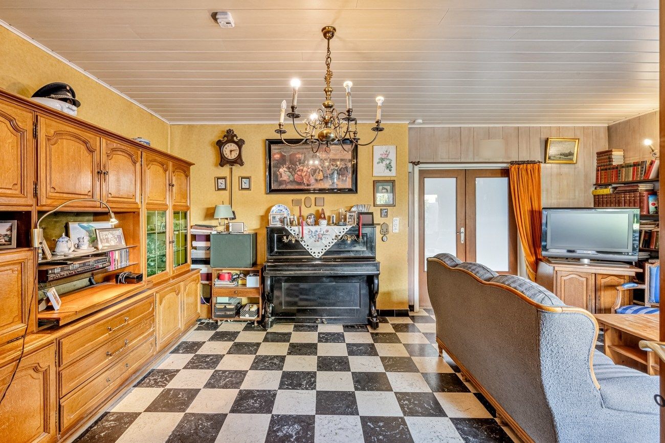 Gezellige, te renoveren, woning met charmante tuin aan een groenzone foto 13