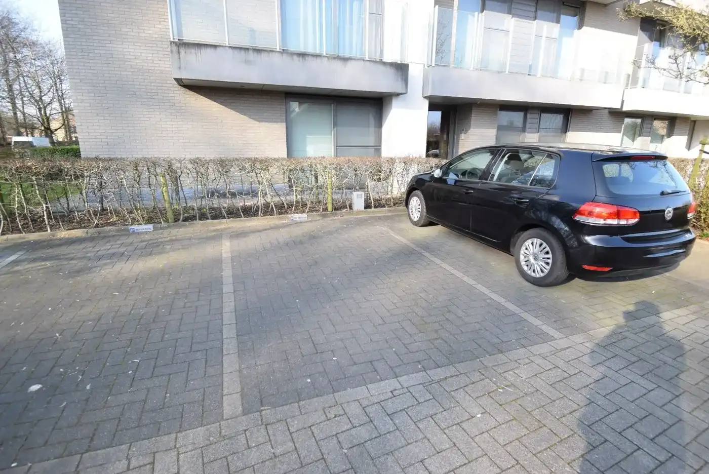 INSTAPKLAAR GELIJKVLOERS APPARTEMENT MET ZONNIGE TUIN EN GARAGE foto 9