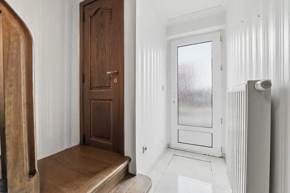 INSTAPKLARE WONING MET TWEE GARAGES IN TONGEREN foto 9