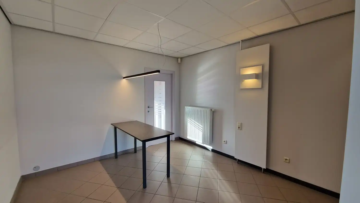 Mooi en verzorgd handelspand - bureelruimte foto 5