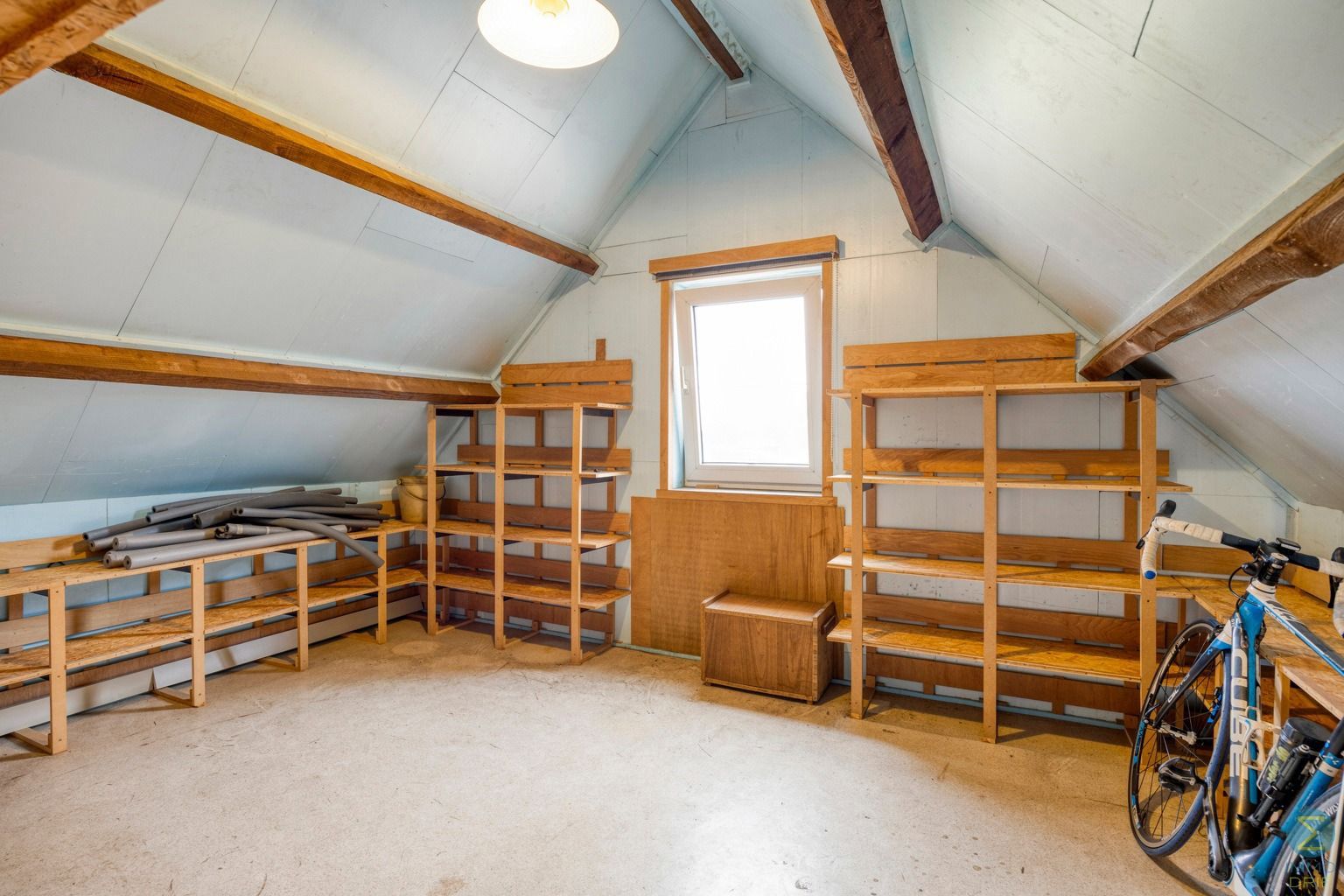 Instapklare laagbouwwoning op perceel van 1903m² foto 27