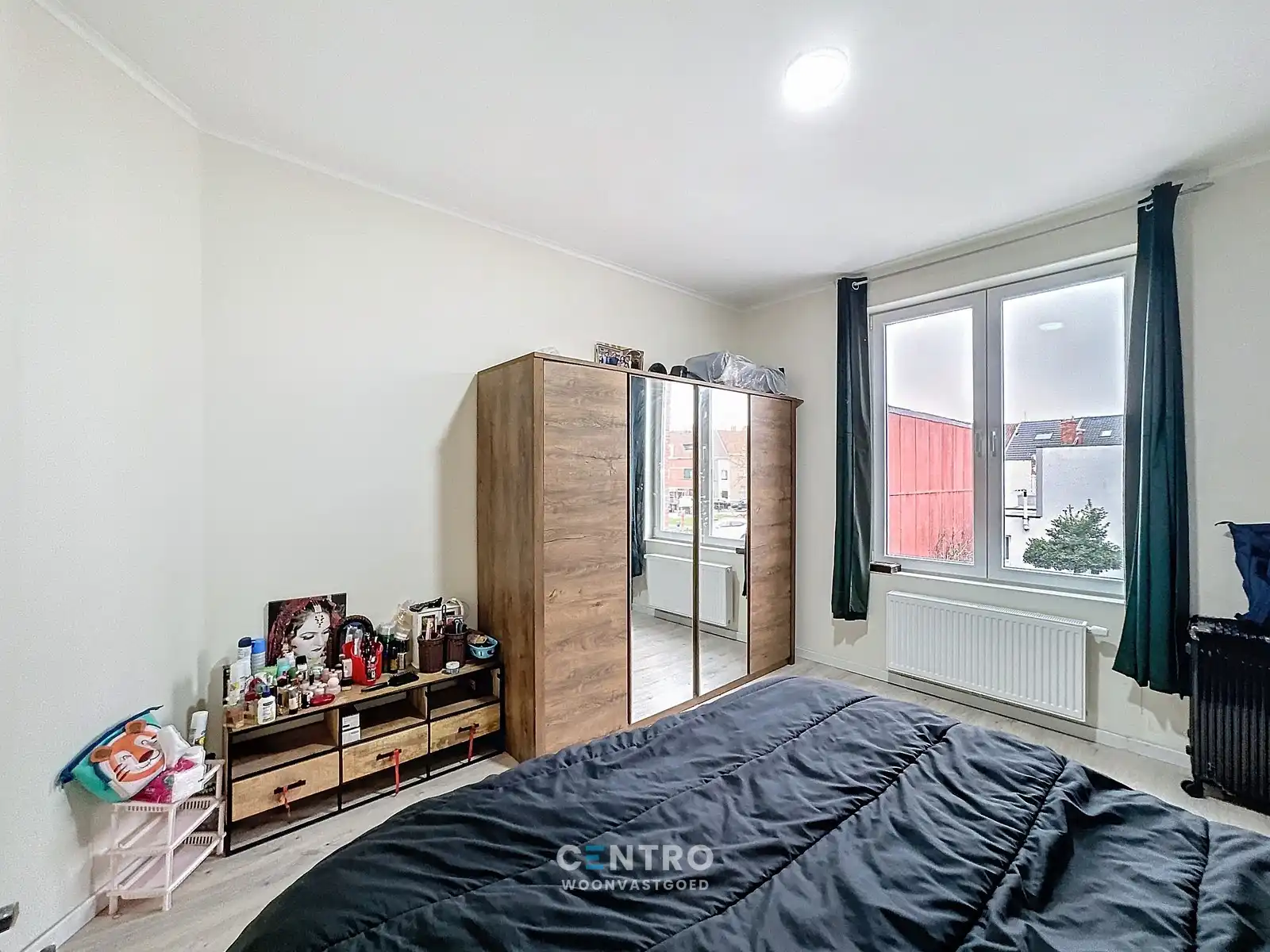 Gerenoveerde woning met 4 ruime slpks! foto 14