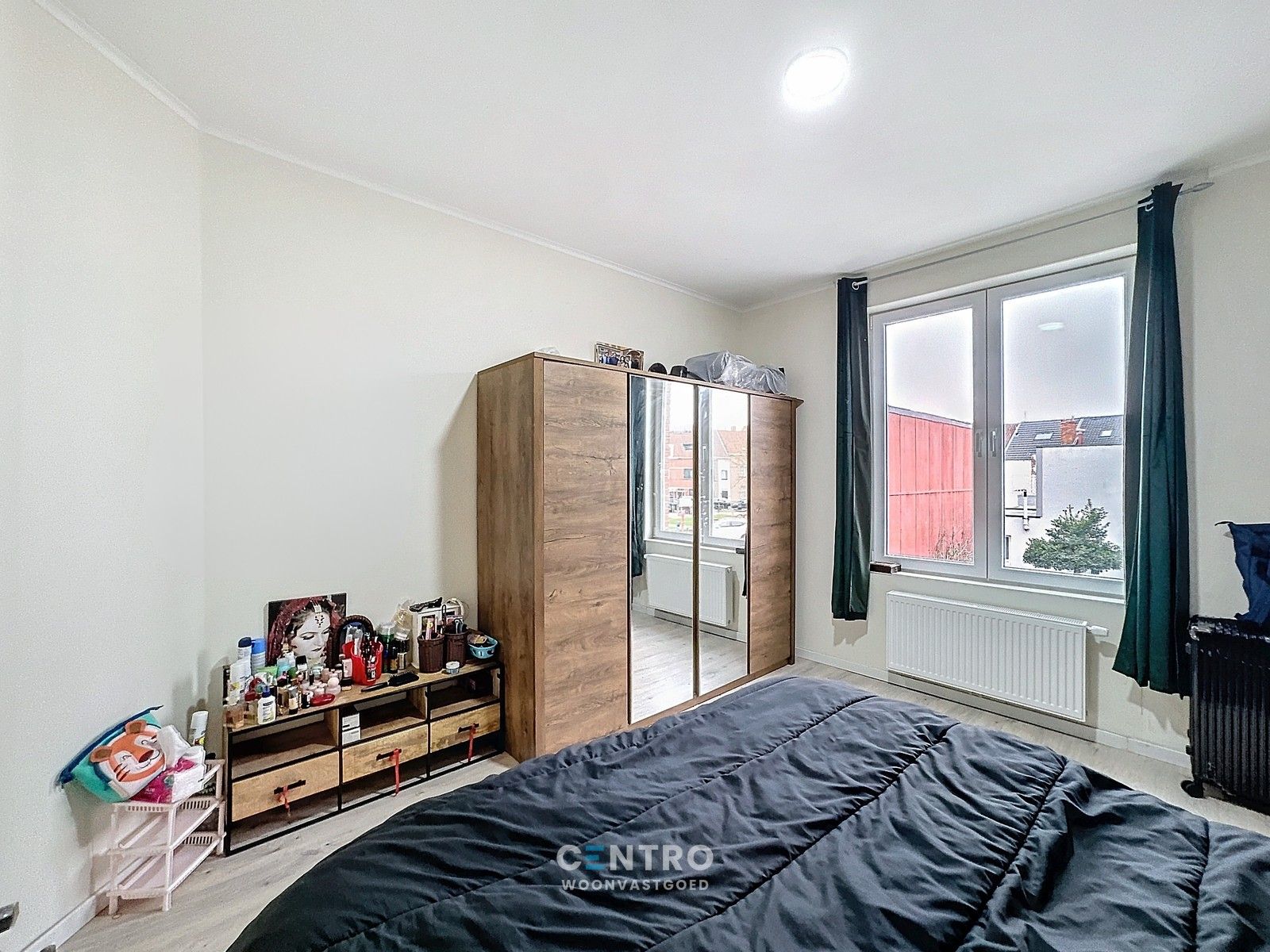 Gerenoveerde woning met 4 ruime slpks! foto 14