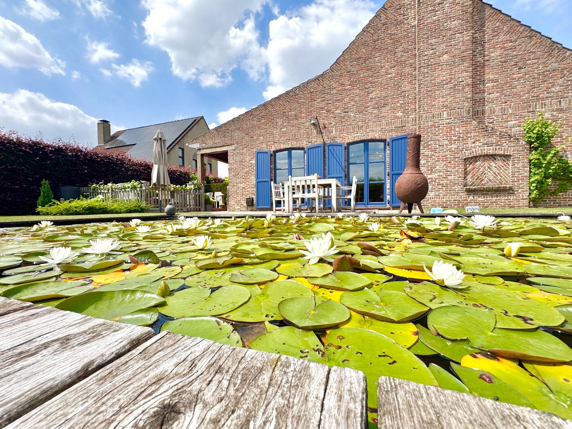 VRIJSTAANDE VILLA 'FERMETTE' OP 700 M² foto {{pictureIndex}}