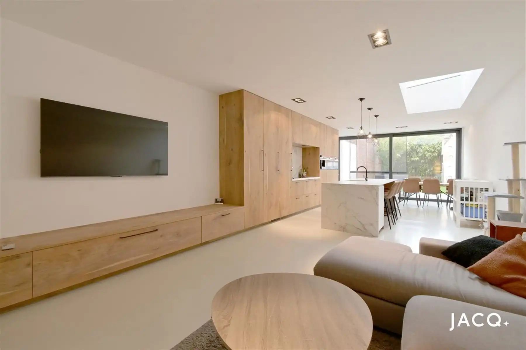 Karaktervolle, volledig gerenoveerde woning te Deurne ! foto 6