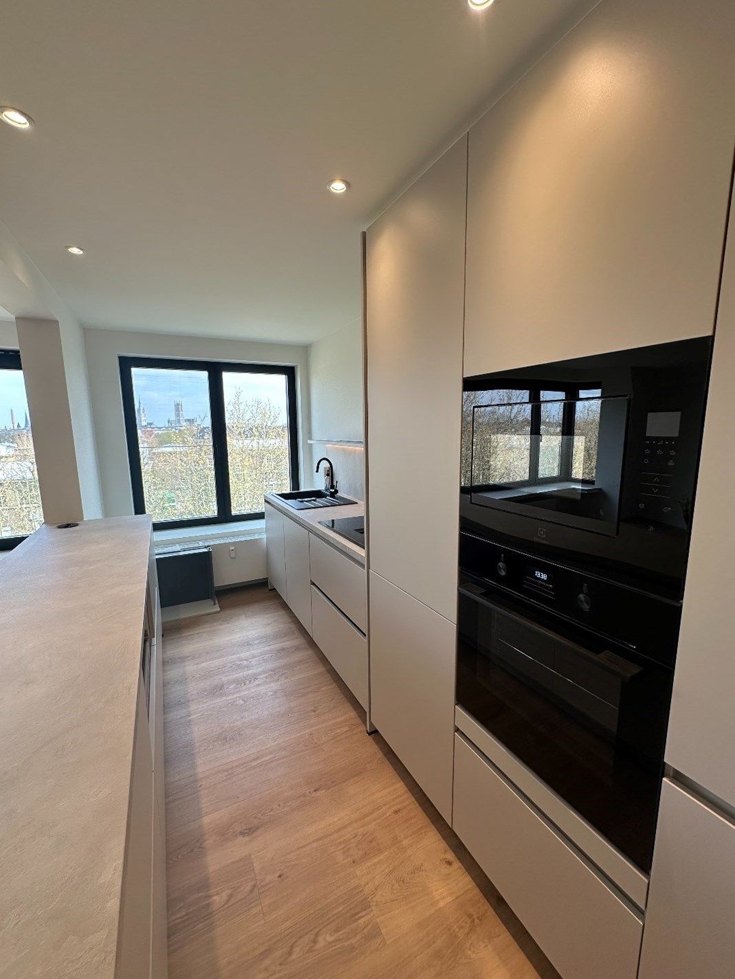 Instapklaar appartement met prachtig zicht foto 4