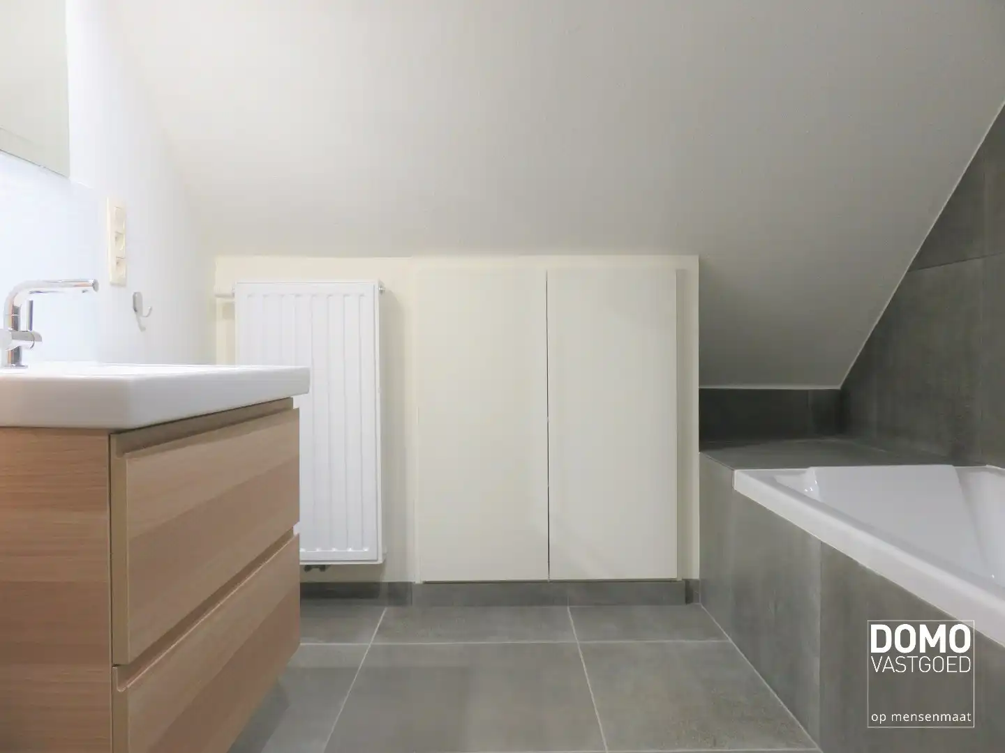 Charmante open bebouwing met 3 slaapkamers, 2 badkamers en prachtige tuin te huur foto 16