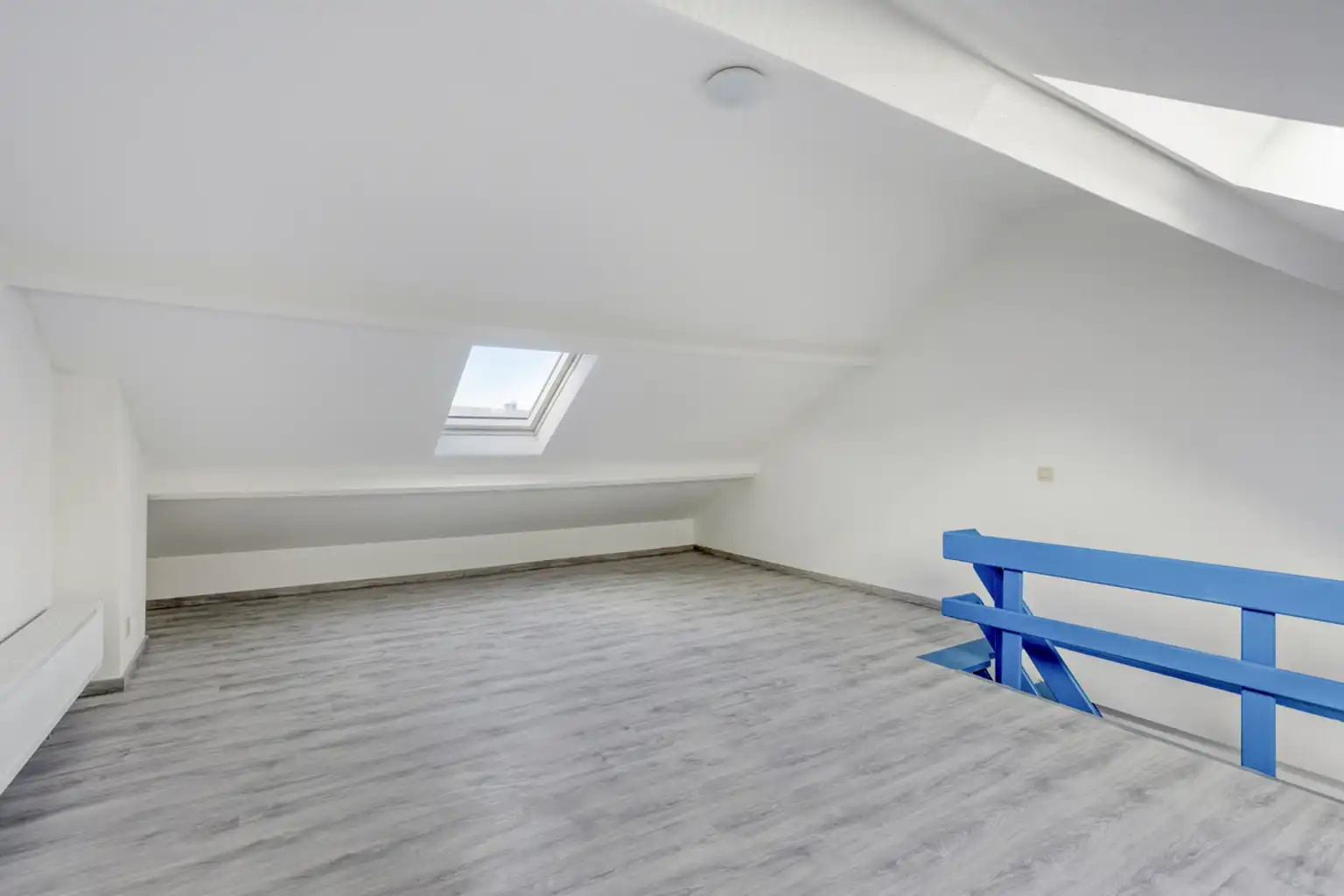 Volledig gerenoveerde gesloten bebouwing te Drogenbos foto 18