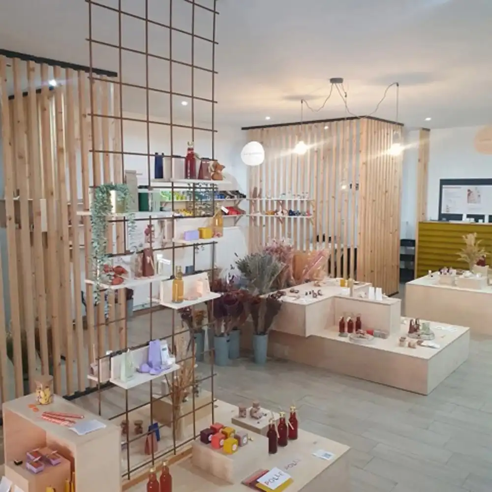 VEELZIJDIGE HANDELSRUIMTE TE DIEST! foto 6