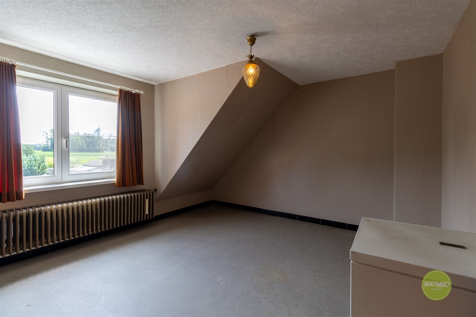 Te renoveren gezinswoning met werkhuis in Arendonk foto 16