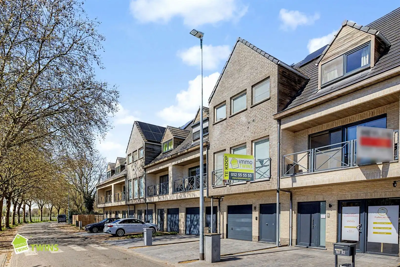 Prachtige instapklare woning met zeer ruime inpandige garage, aangelegde tuin met terras te Waasmunster foto 26