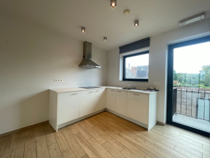 Instapklare woning met terras en garage in hartje Aspelare foto 6