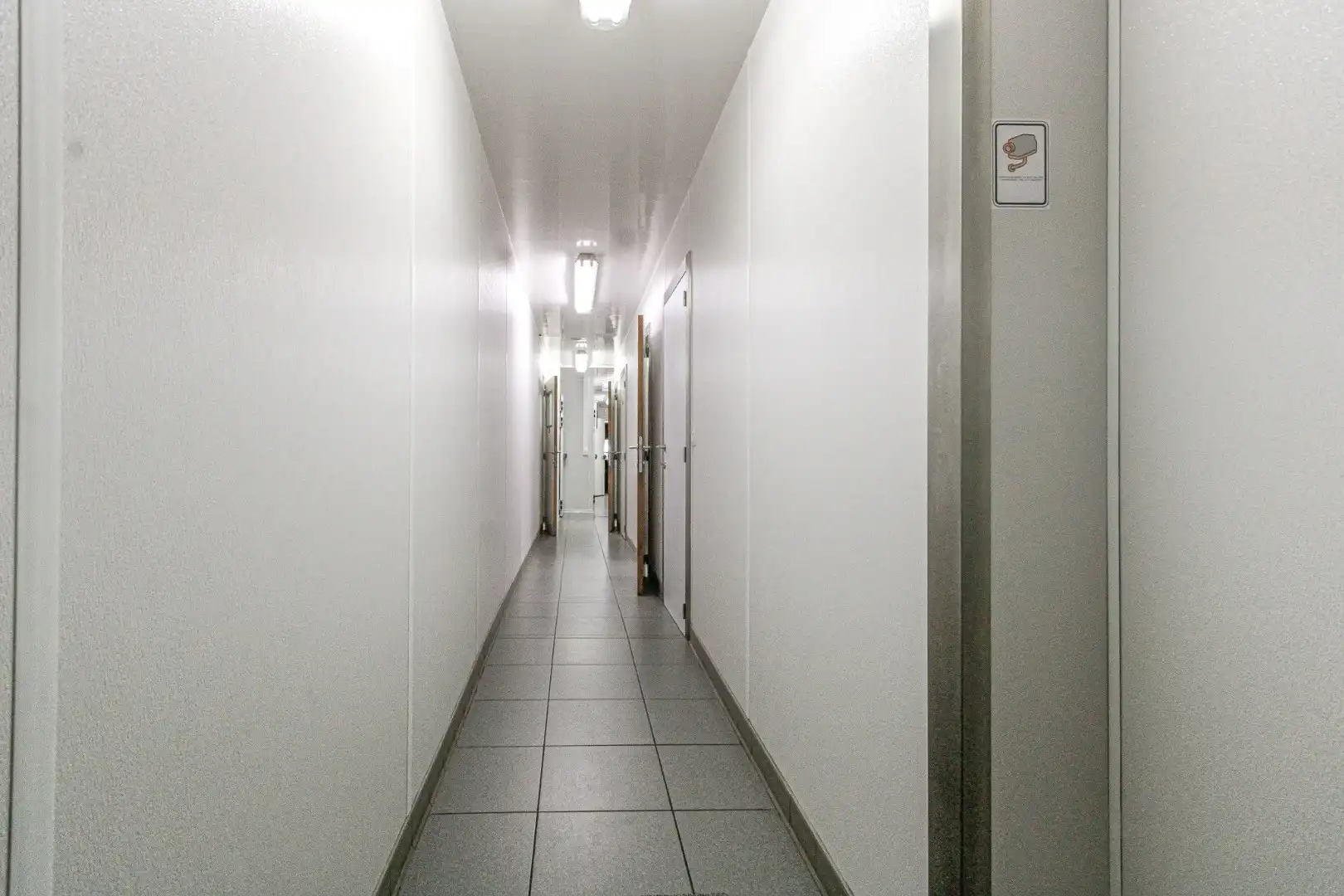 Volledig uitgeruste slagerij te huur S Dupuisstraat 14 Knokke zonder overname! foto 19