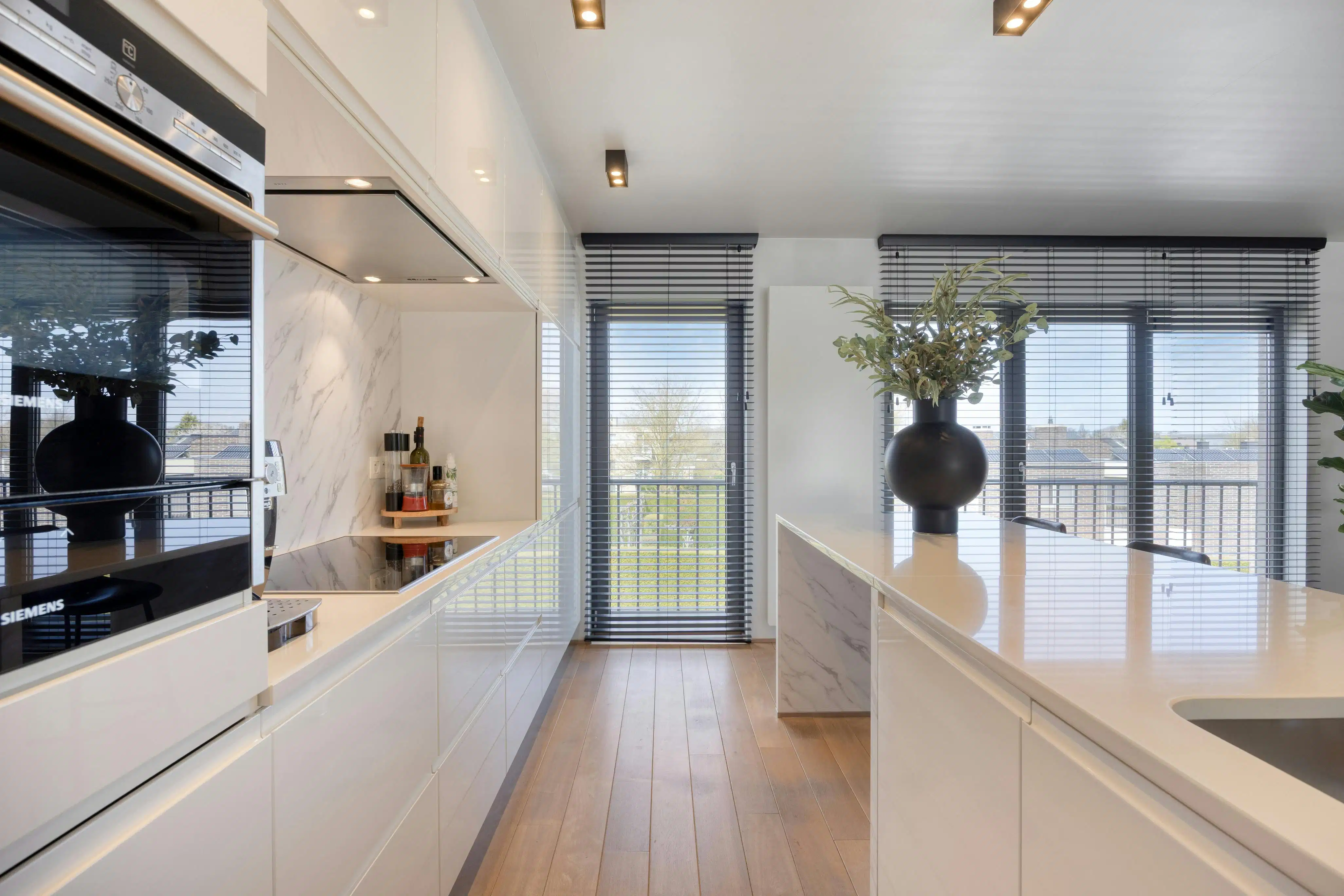 Prachtig appartement met garage te koop in Maaseik foto 12