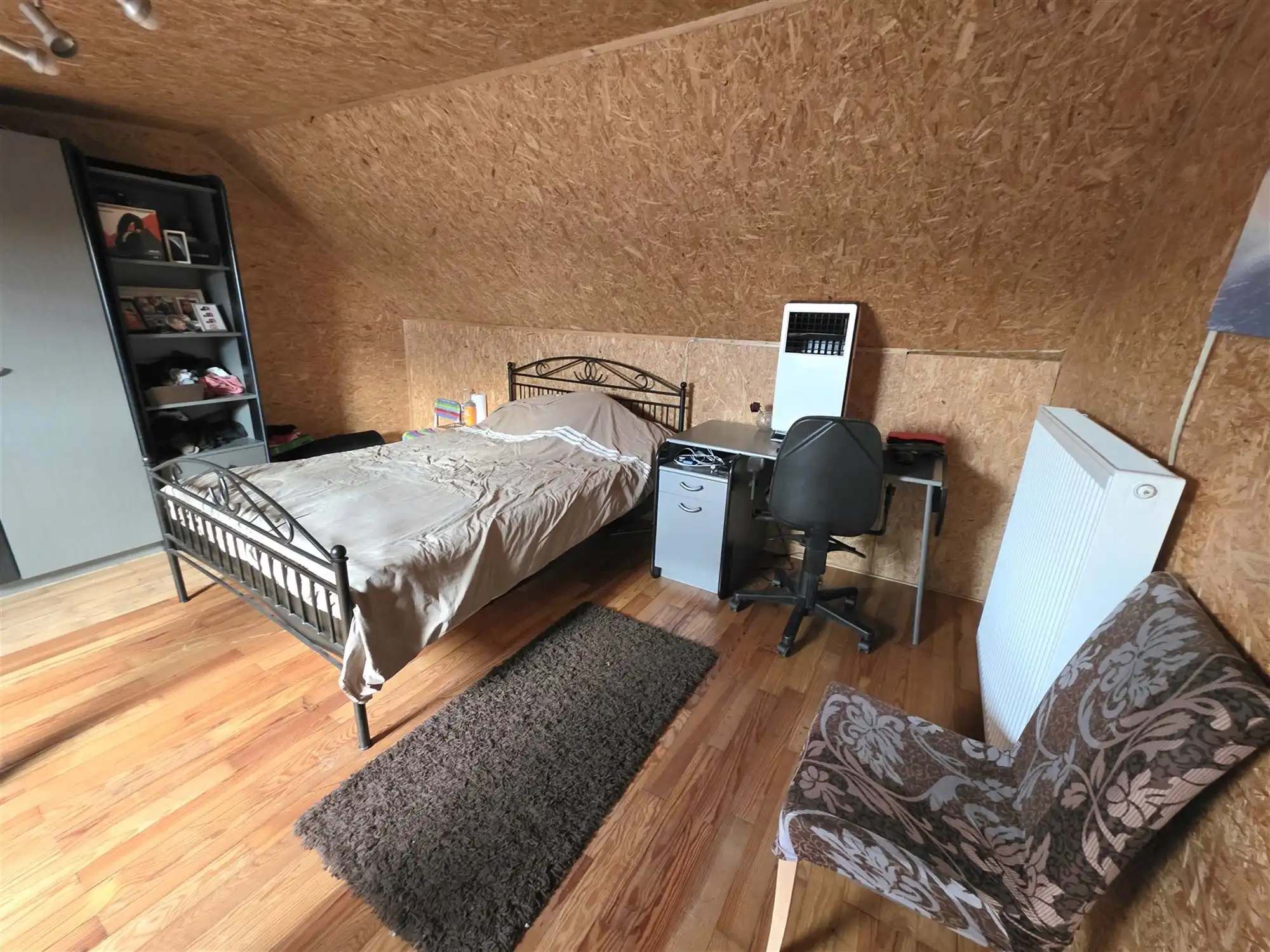 Gezinswoning met 4 slaapkamers en zonnige tuin foto 15