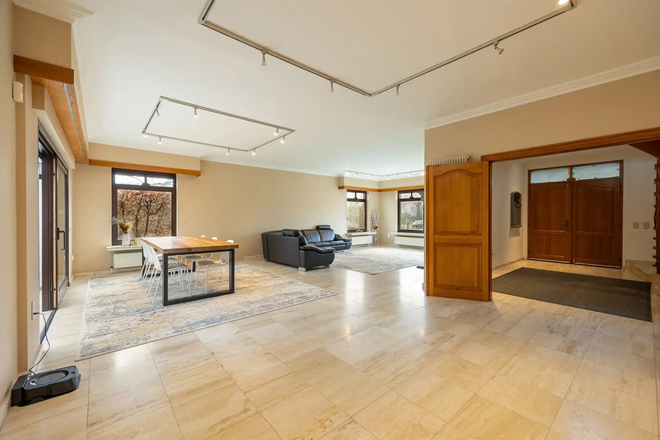 Ruime woning met 4-5 slpks en grote bureauruimte te Turnhout foto 3