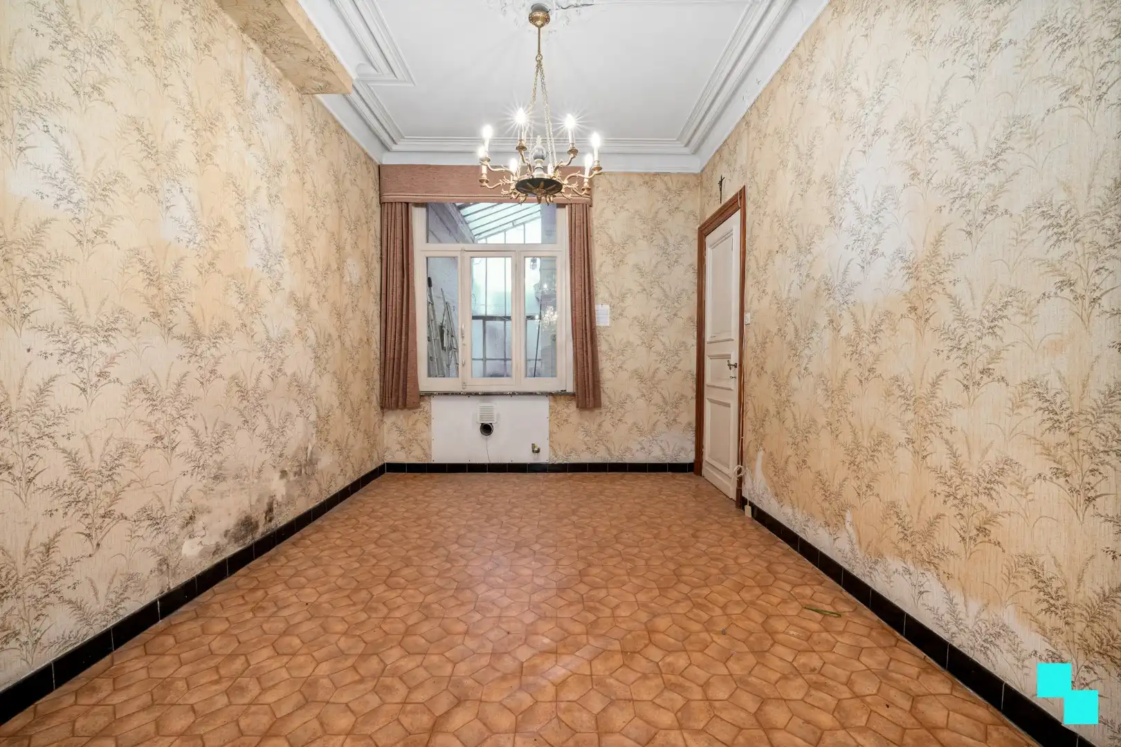 Te renoveren stadswoning op toplocatie - centrum Roeselare foto 8