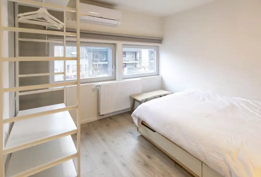 Stijlvol duplex-appartement met 2 slaapkamers en parkeerplaats te huur op toplocatie in Maasmechelen. foto 15