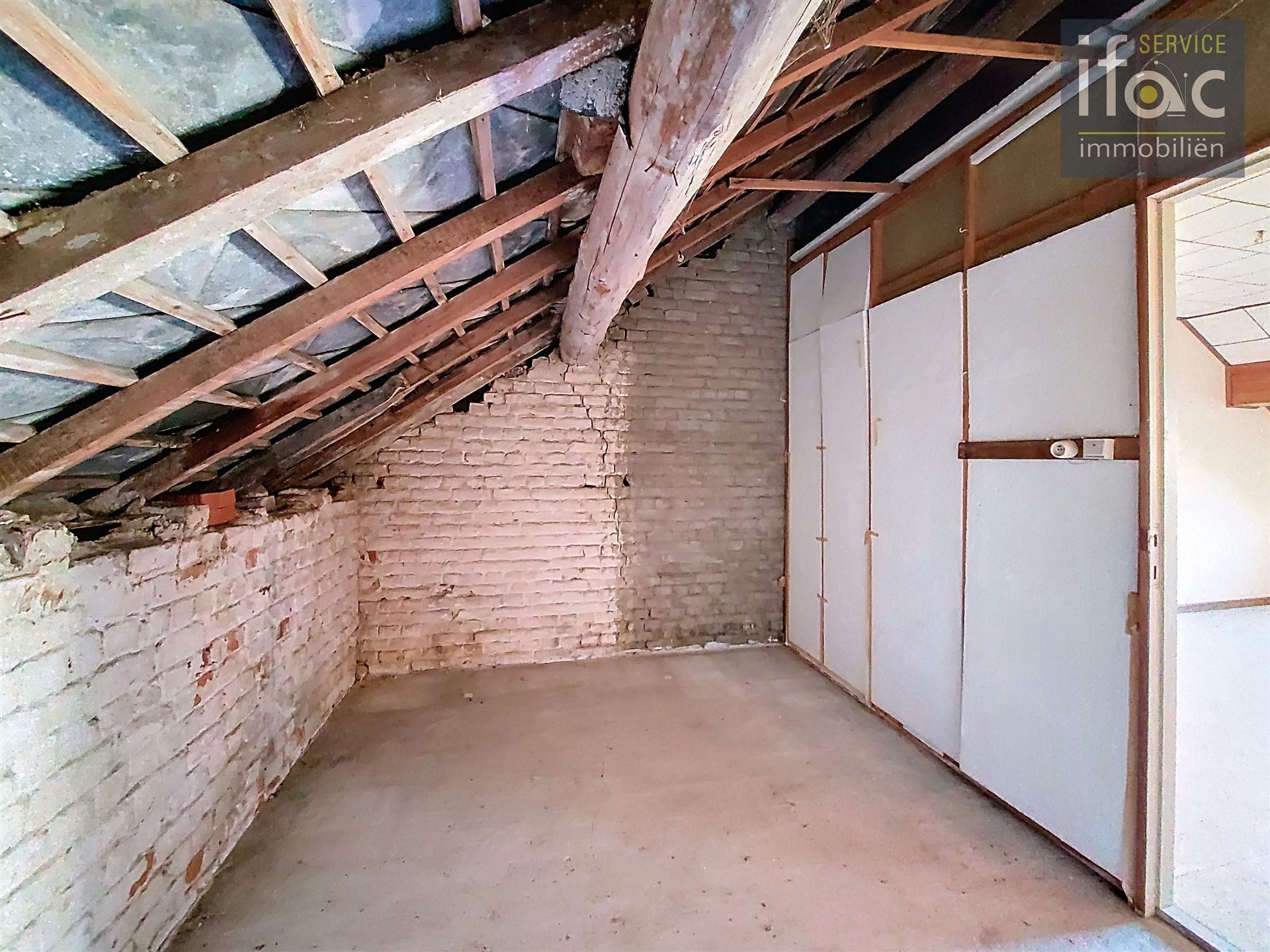 Fantastisch gelegen woning voor totaal renovatie op ±8a 18ca foto 18