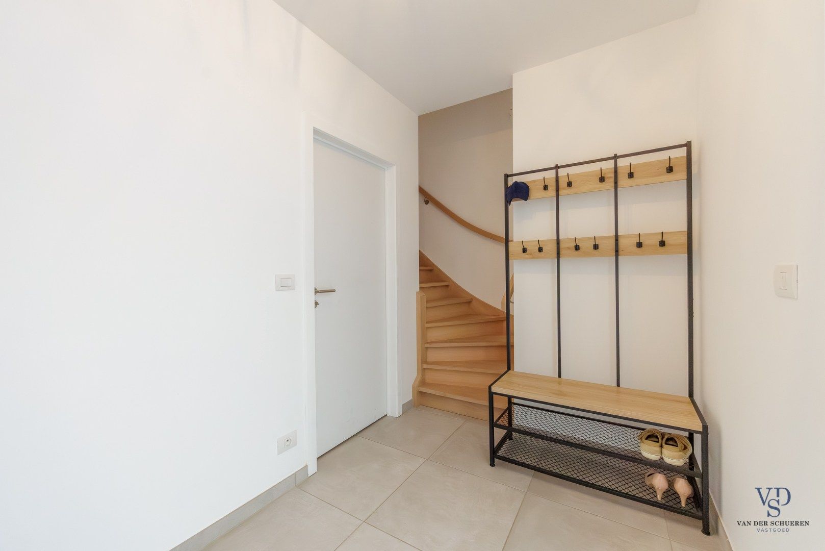 Recente, quasi-nieuwbouwwoning – instapklaar en energiezuinig (BEN) foto 16