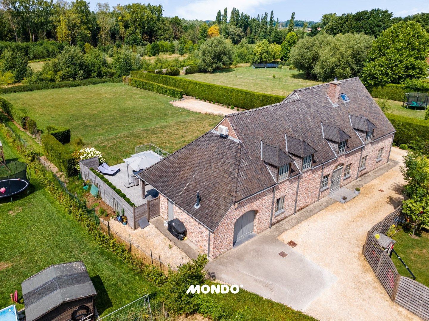 Exclusieve villa met 5 slaapkamers op 5000 m² in een oase van rust in Meise foto {{pictureIndex}}