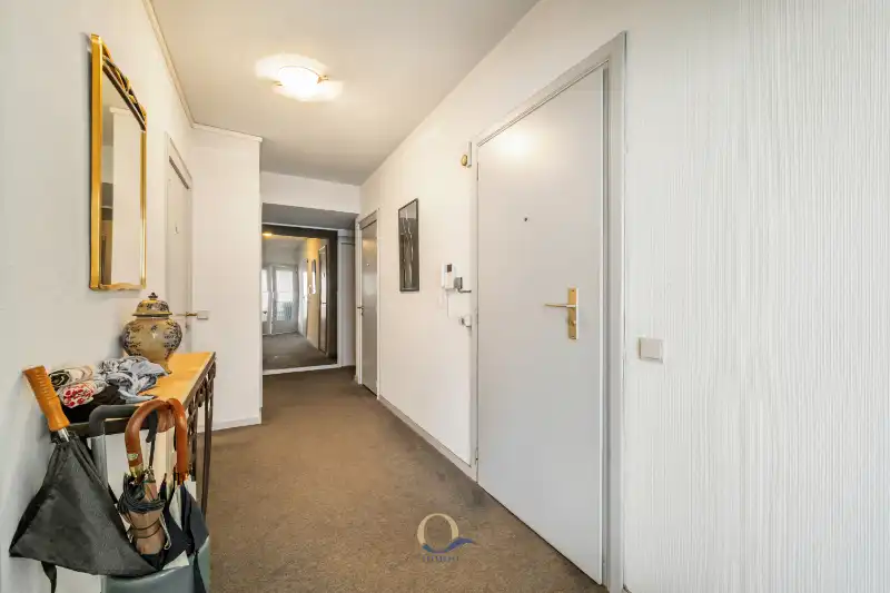 Res. Teniers - Op te frissen royaal 2 slpk app. met gedeeltelijk zeezicht ! foto 7