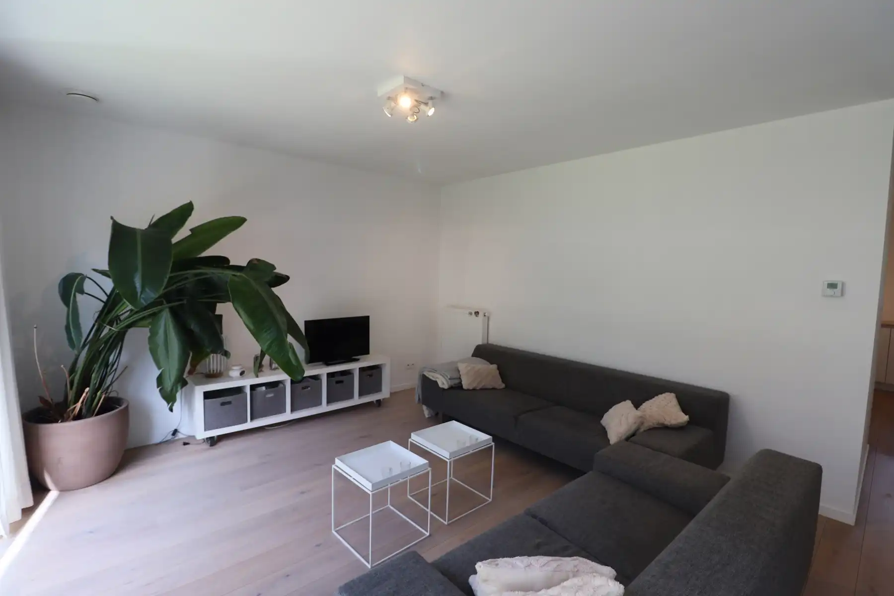 Charmante BEN-woning met 3 slaapkamers, zolder, terras met tuin en ondergrondse parking. foto 7