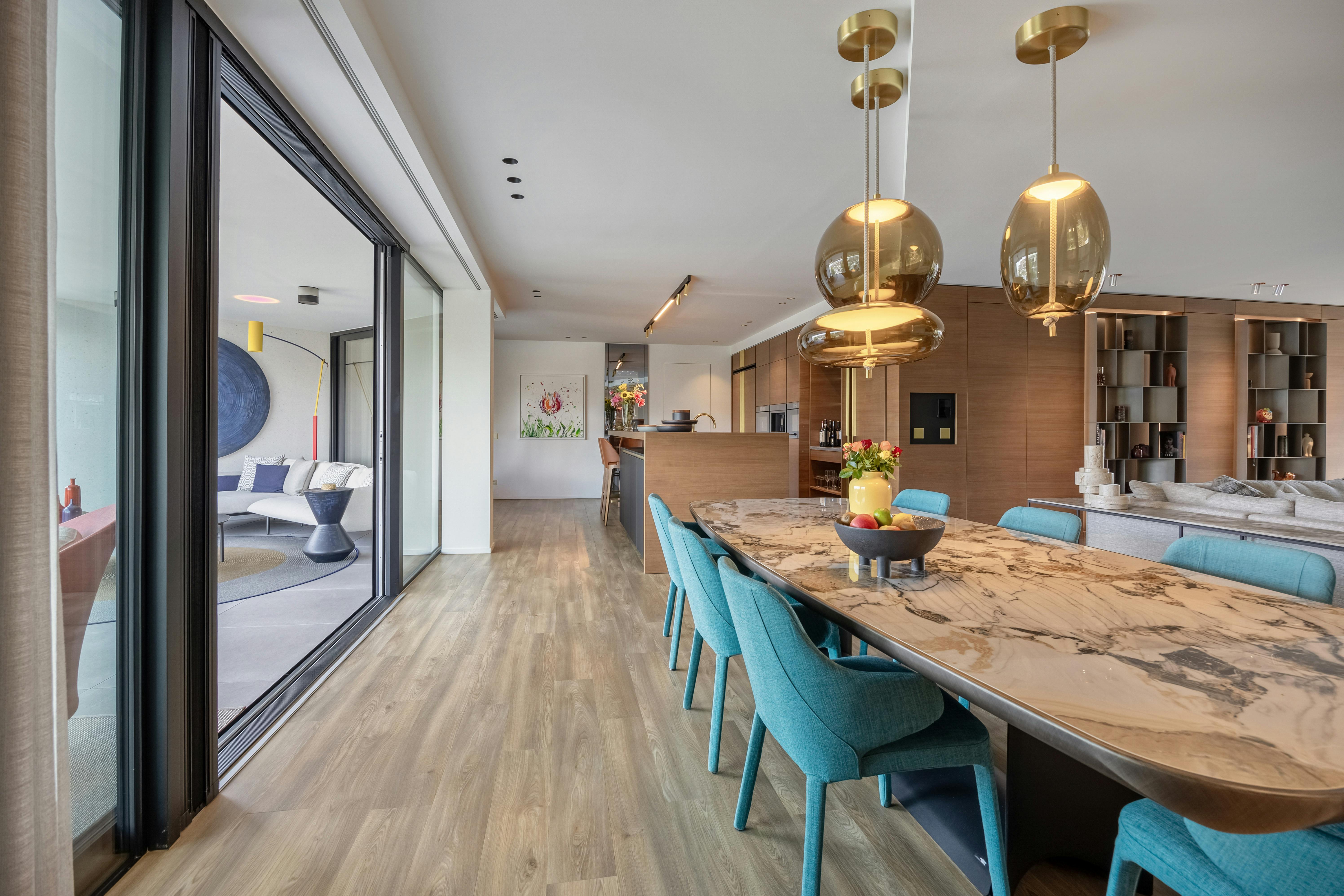 Luxe appartement van 235 m² aan de Blauwe Boulevard te Hasselt foto 9