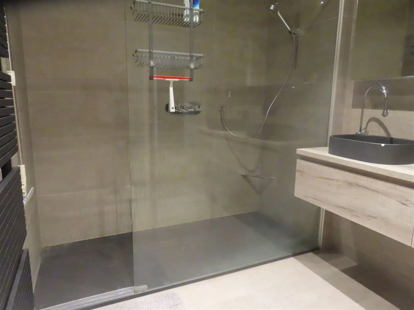 Luxueus gemeubeld 3-slaapkamerappartement met garage foto 12