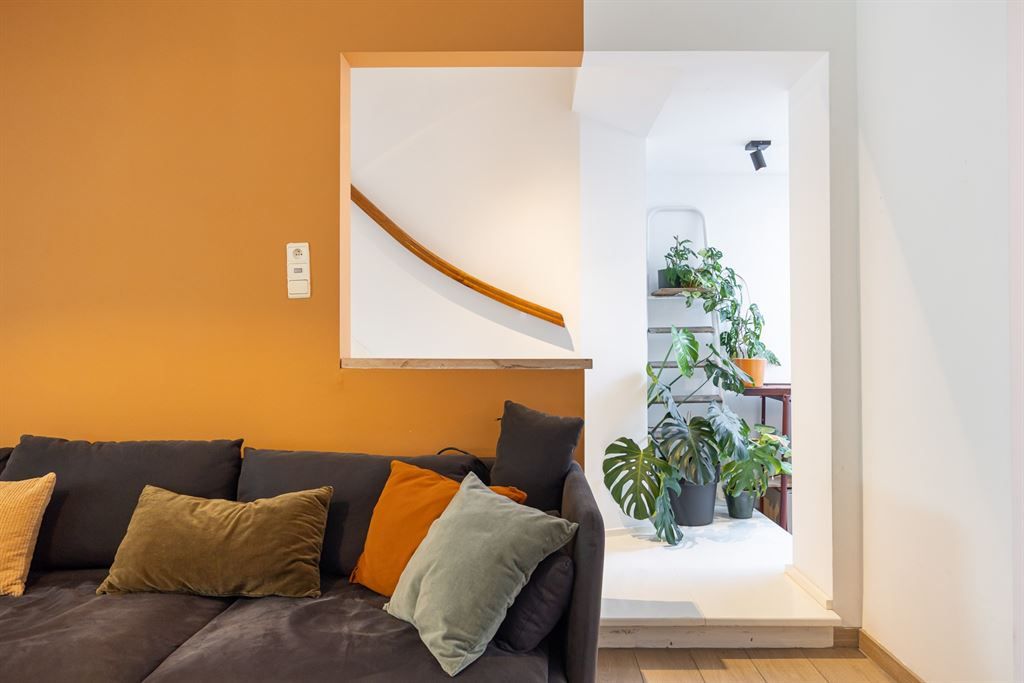 Leuke starterwoning met carport foto 2
