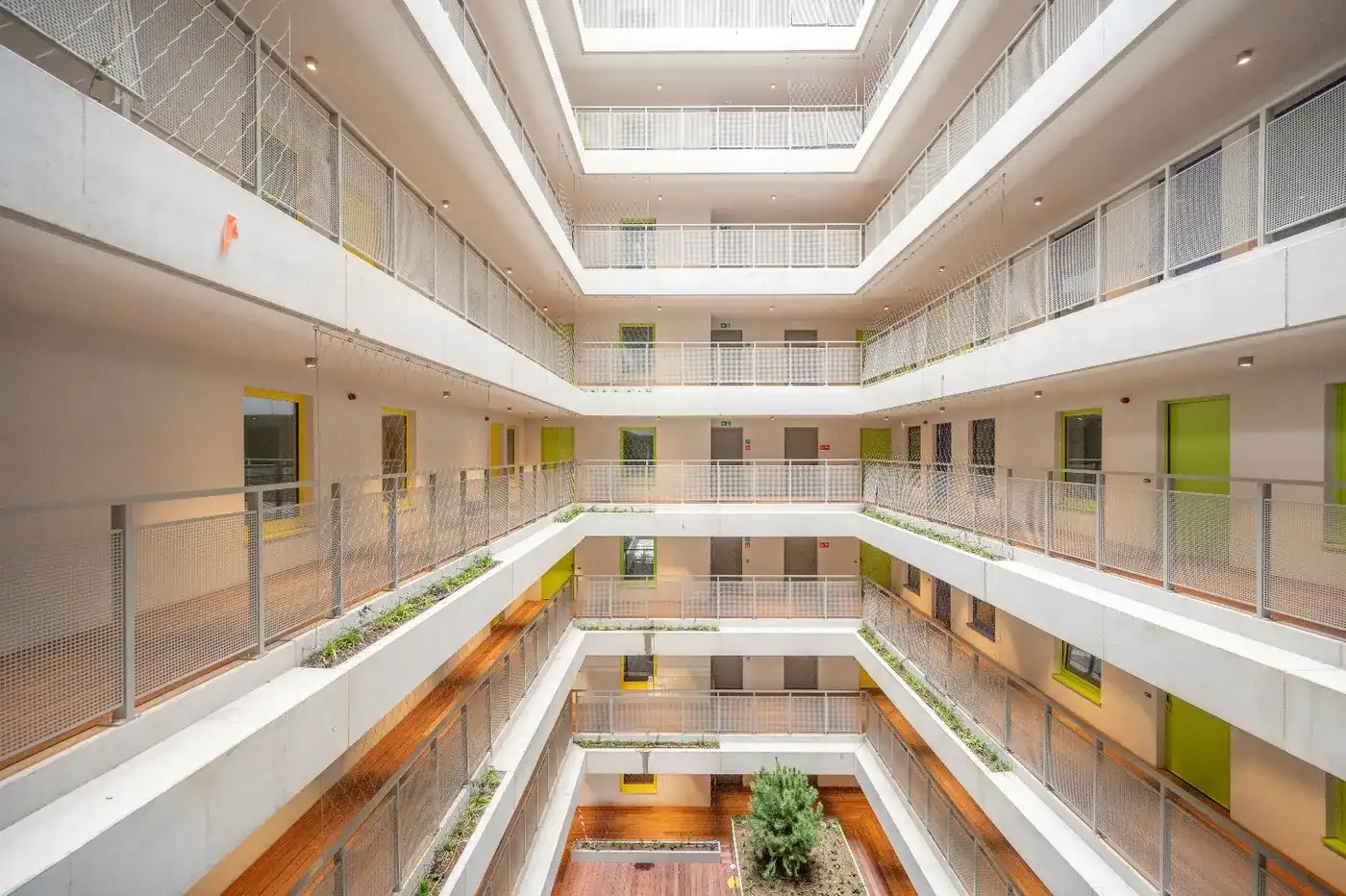 West-georiënteerd twee slaapkamer appartement met ruim terras foto 15
