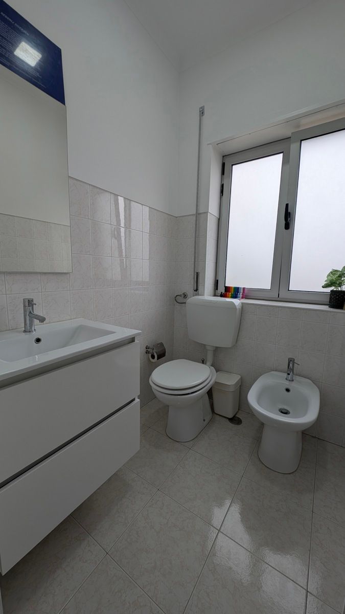 Instapklaar ruim appartement met zeezicht in Nazaré. foto 9