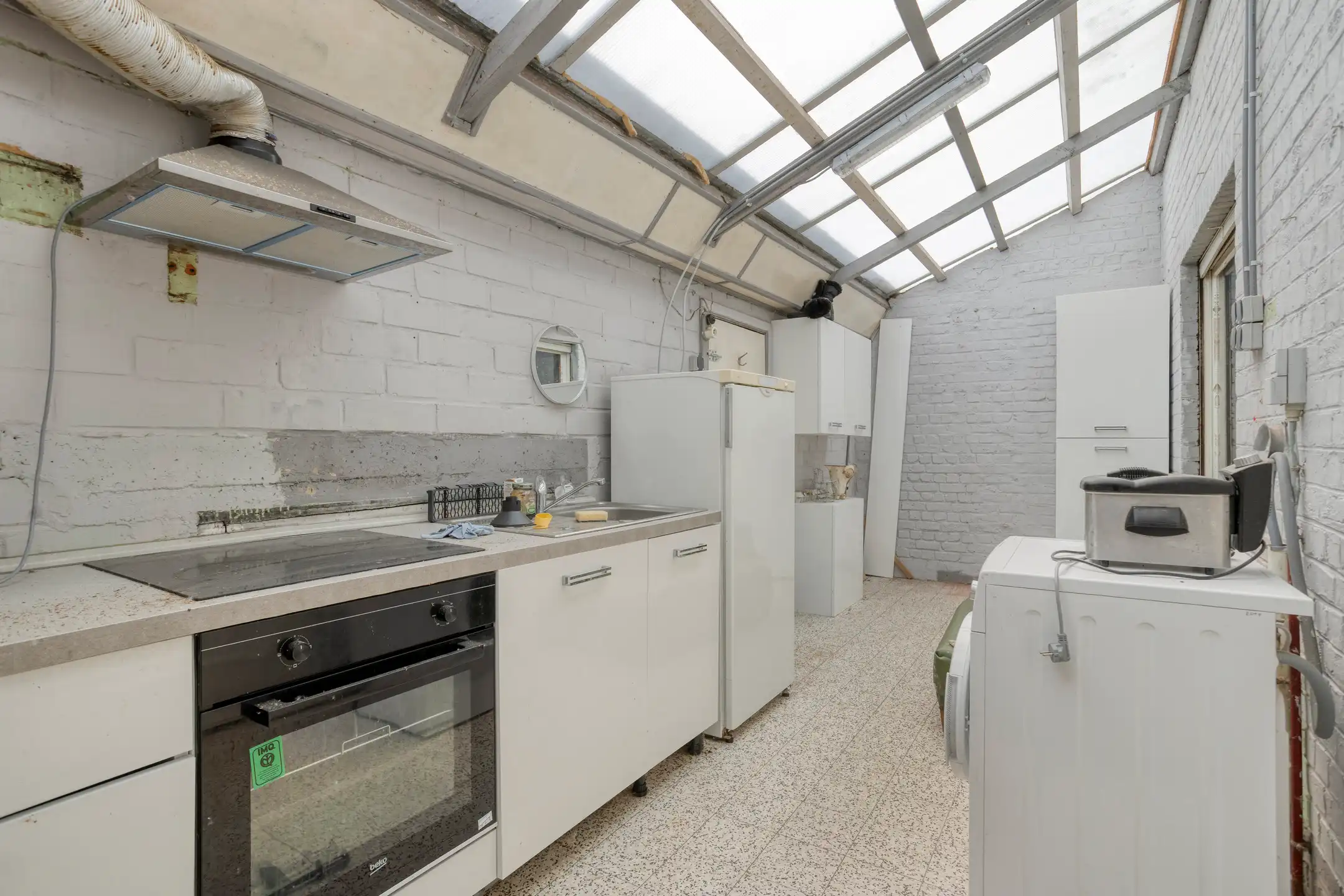 Te renoveren woning met veel potentieel op een toplocatie! foto 6