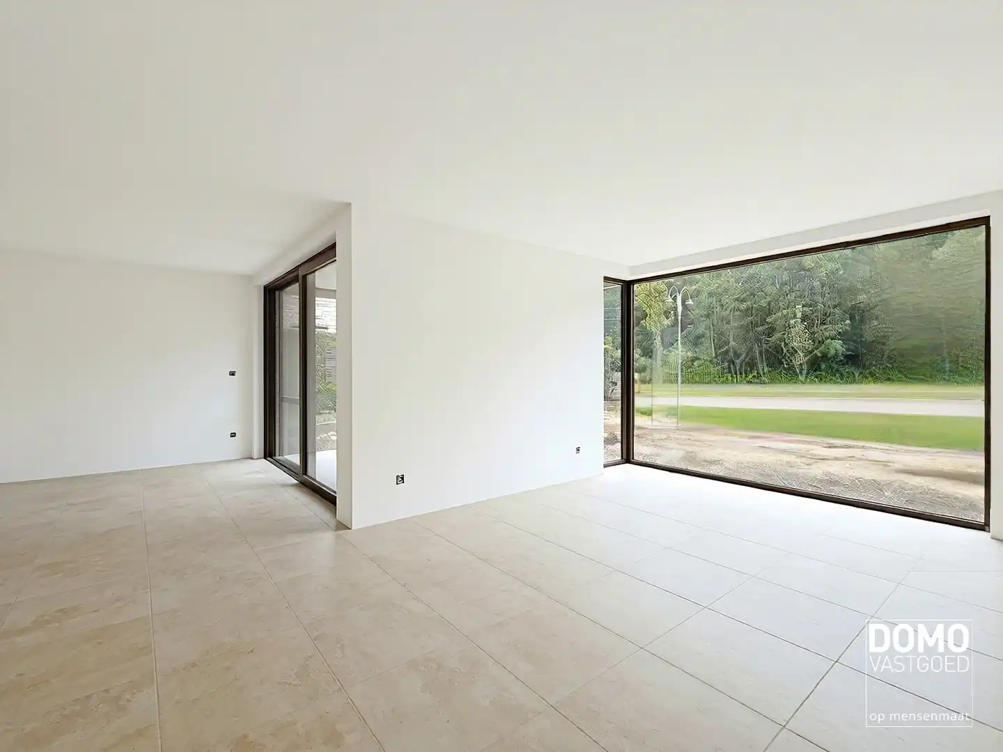 EXCLUSIEF VILLA APPARTEMENT MET 2 SLAAPKAMERS, RUIM TERRAS EN CARPORT MET LAADPAAL TE HUUR IN RESIDENTIE CHARLES TE BOLDERBERG foto 4