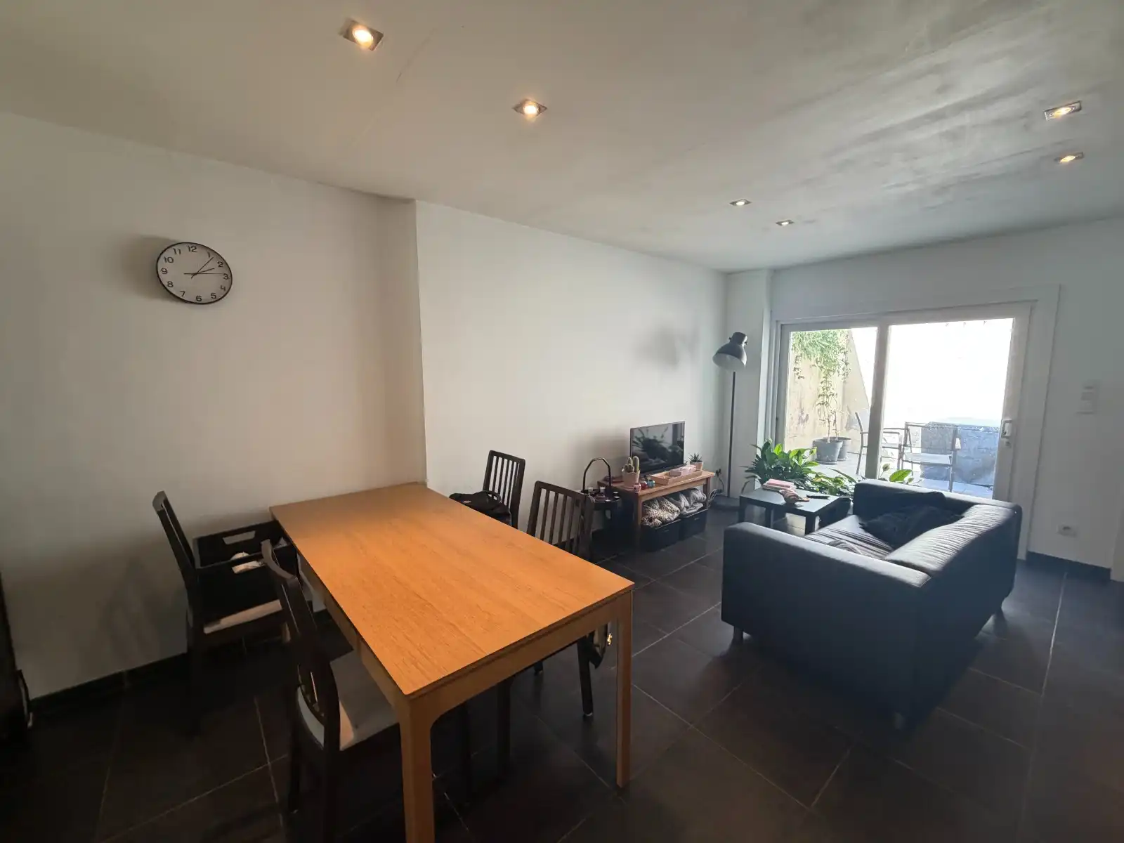 Gezellige rijwoning met 2 slaapkamers op ideale ligging!! foto 2