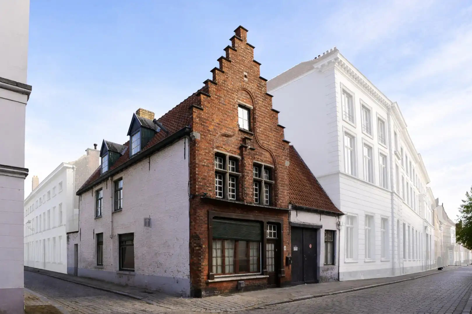 Karaktervolle hoekwoning op topligging in hartje Brugge foto 15