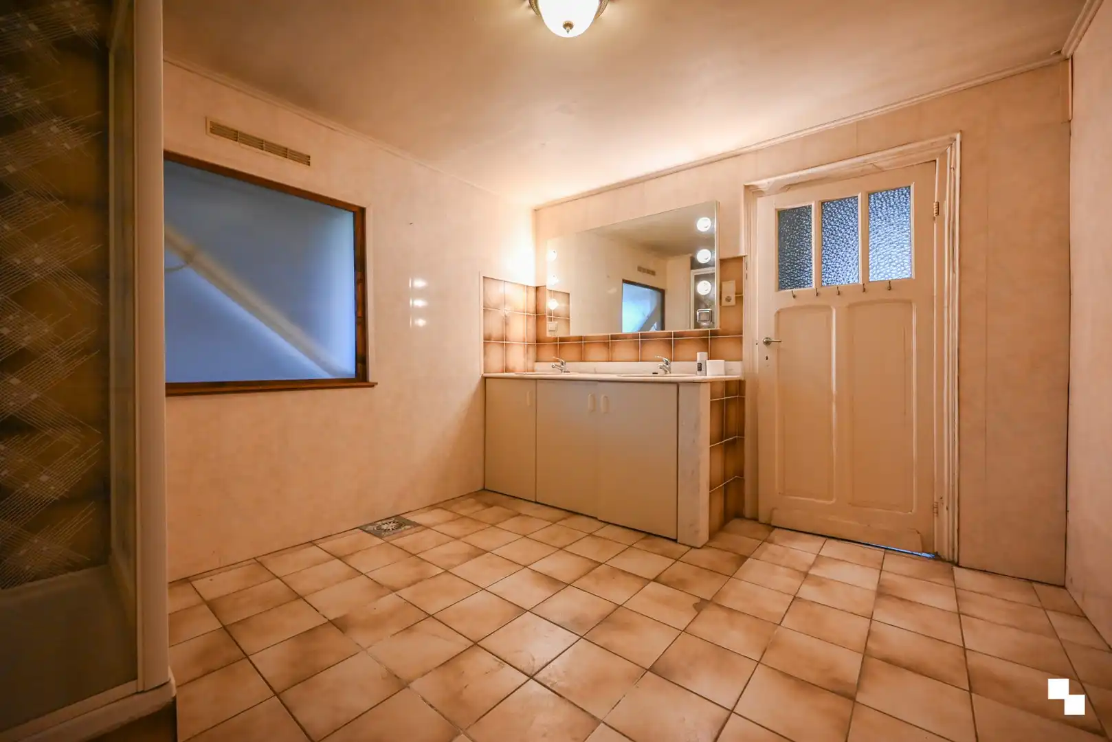 Karaktervolle woning met ruime tuin en dubbele garage te Ingelmunster foto 26