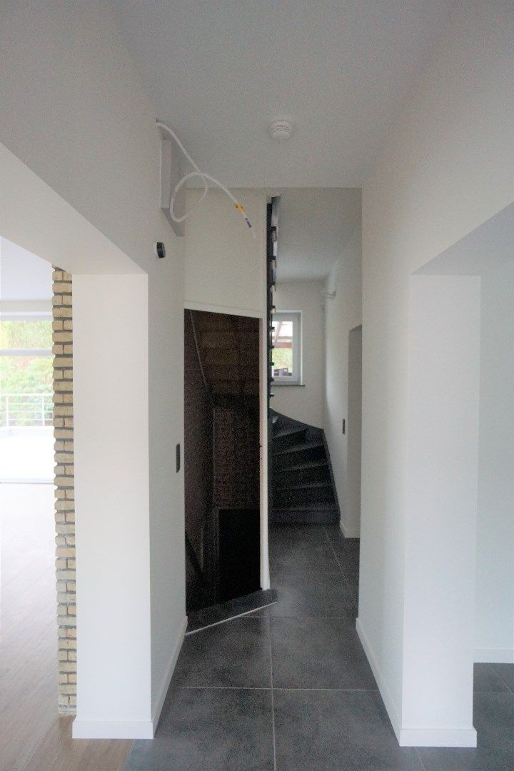 Ruim woonhuis met 4 slaapkamers foto 4